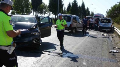 Kütahya'da Trafik Kazasi Açiklamasi 2 Yarali