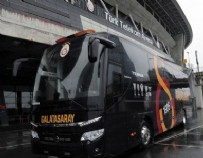 Gaziantep'te Galatasaray'ın takım otobüsü taşlandı