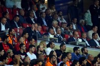 Bakan Bak, Galatasaray - Kopenhag Maçini Stattan Izledi