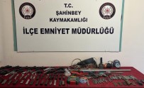 Gaziantep'te Tabanca Ve Tabanca Malzemeleri Ele Geçirildi Açiklamasi 1 Gözalti