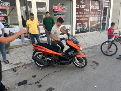 Kilis'te Iki Motosikletin Karistigi Kazada 3 Kisi Yaralandi