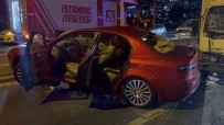 Bakirköy'de Kontrolden Çikan Otomobil Kamyonete Çarpti Açiklamasi 1 Yarali