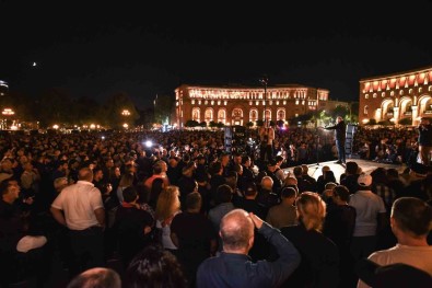 Ermenistan'da Basbakan Pasinyan'a Yönelik Protestolar 3'Üncü Gününde