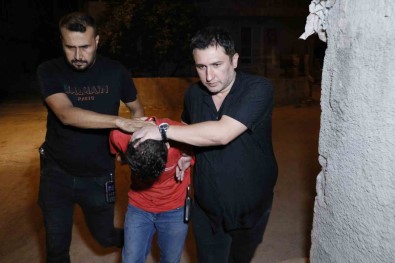 Adana'da Uyusturucu Saticisi Üzerinde 675 Adet Uyusturucu Hapla Yakalandi