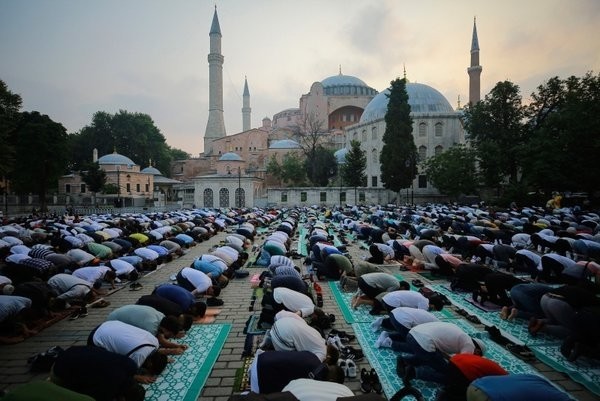 'Ayasofya' hazımsızlığını gözler önüne serdi: HDP’li Nesimi Aday'dan hadsiz çıkış!