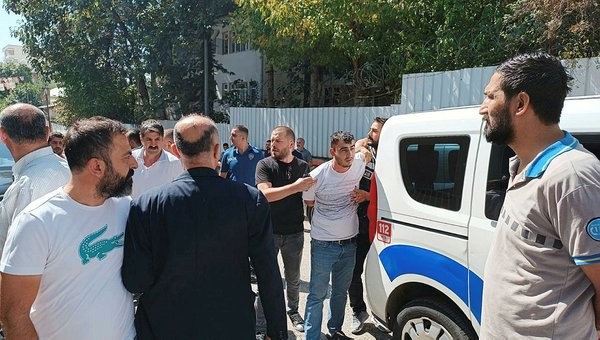 CHP Siirt İl Kongresi'nde ortalık karıştı! Polis olaya müdahale etti: Gözaltılar var