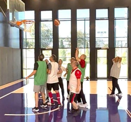 Cumhurbaşkanı Erdoğan sahaya indi: Masada sahada sporda mücadeleye devam!