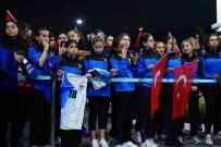 2024 Paris Olimpiyatlari'na Katilma Hakki Kazanan Filenin Sultanlari, Türkiye'ye Döndü