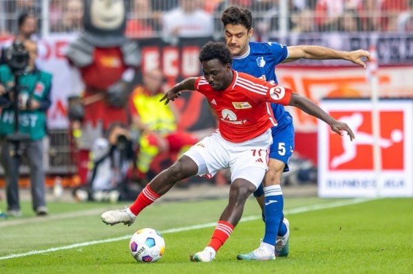 Milli yıldız Ozan Kabak Almanya'ya damga vurdu! Bundesliga'da herkes onu konuşuyor