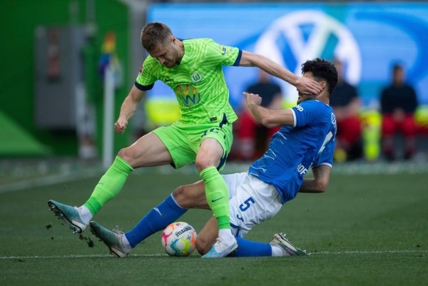 Milli yıldız Ozan Kabak Almanya'ya damga vurdu! Bundesliga'da herkes onu konuşuyor