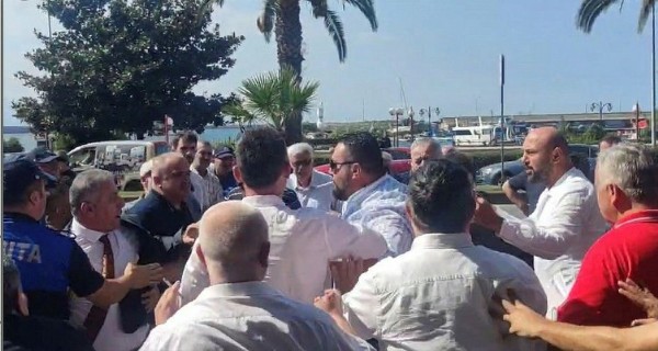 CHP kongrelerdeki kavgalara kılıfı buldu! 'Demokratik tartışmalar'