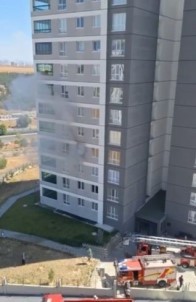 14 Katli Apartmanda Çikan Yangin Panige Neden Oldu