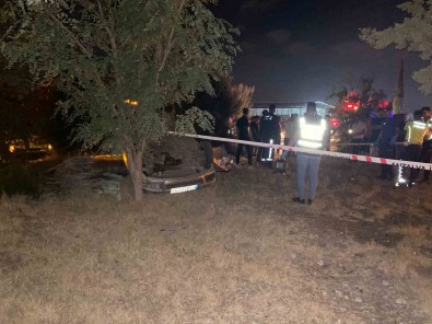 Antalya'da Refüje Çarpip Takla Atan Otomobil Sürücüsü Hayatini Kaybetti