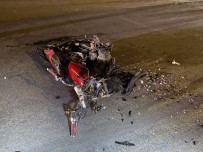 Otomobil Ile Çarpisan Motosikletin Sürücüsü Hayatini Kaybetti