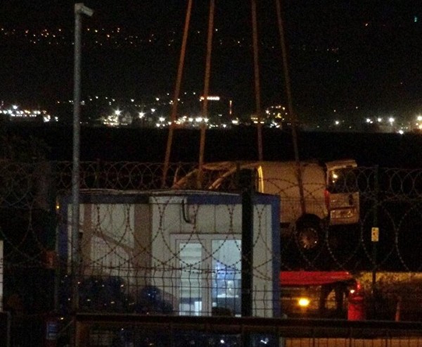 Eskihisar'da dehşet anları: Aracıyla feribota binerken denize uçtu