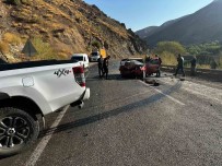 Hakkari'de Trafik Kazasi Açiklamasi 3 Yarali