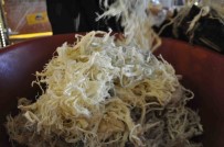Kars'ta Asirlik Tuluk Peyniri Yogun Ilgi Görüyor