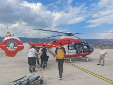 Trafik Kazasinda Yaralandi Ambulans Helikopterle Nakil Edildi