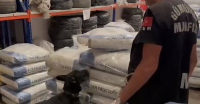 Bakan Yerlikaya Yüksekova'da 153 kilo eroin yakalandığını duyurdu