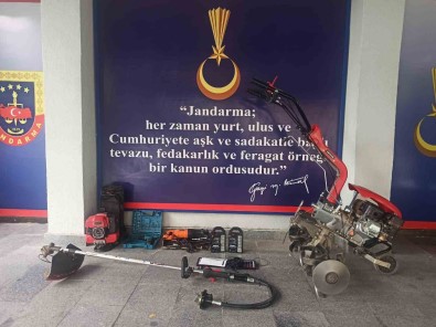 Hirsizlik Yaptigi Bag Evini Kundaklayan Sahis Tutuklandi