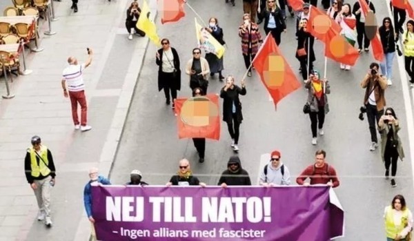 İsveç durmuyor! Skandallara bir yenisi eklendi: İsveç sokaklarında PKK eylemi...