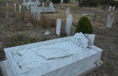 Batı Trakya'da Türk mezarlığına saldırı! 20 mezar tahrip edildi