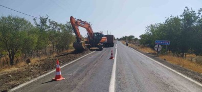 Çüngüs-Çermik Arasinda Yol Genisletme Çalismasi Basladi