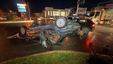 Elazig'da Ters Dönen Otomobil Yandi Açiklamasi 1 Yarali