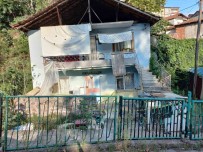 Evinin Bahçesinde Vuruldu