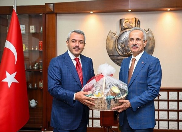 İki il arasındaki uçuşlar başlıyor! Bakan tarih verdi