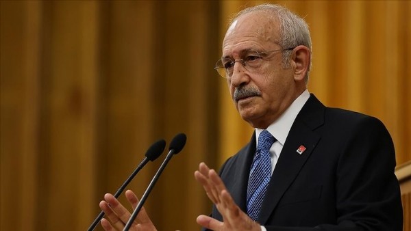 Muhalefet yine karıştı! CHP'li Özgür Özel'den İYİ Partili Adnan Beker'e yanıt: Kalbini kırarım...