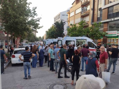 Burdur'da Motosiklet Ile Otomobil Çarpisti Açiklamasi 2 Kisi Yaralandi