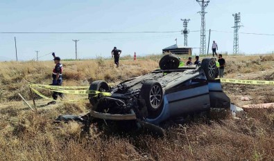 Takla Atan Otomobilin Sürücüsü Hayatini Kaybetti