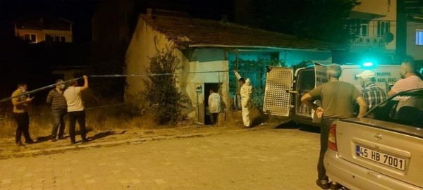 Uşak’ta korkunç olay! Komşuları fark etti: Kötü kokular gelince…