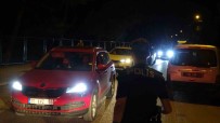 Denizli'de Denetimden Kaçmak Isterken Baska Araca Çarpan Lüks Otomobil, Ekiplerce Durduruldu