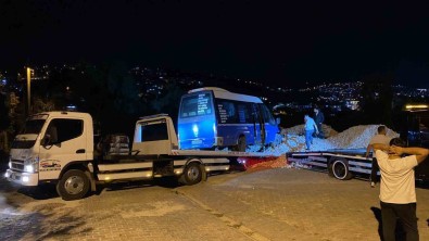 Sakarya'da Hareketli Gece Açiklamasi Minibüs Soförünün Genç Kiza Sözlü Taciz Iddiasi Ortaligi Karistirdi