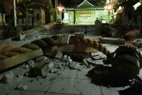 Japonya'daki 7.6'Lik Depremde 2 Kisi Hayatini Kaybetti
