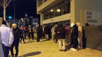 Çorum'daki Depremin Ardindan Vatandaslar Sokaga Indi
