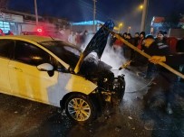 Siirt'te Tamir Için Sanayi Sitesine Birakilan Otomobil Yandi