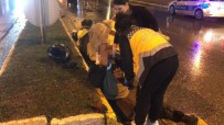 Edirne'de Motosiklet 'Çek Çek Arabasi'na Çarpti Açiklamasi Karton Toplayicisi Yaralandi
