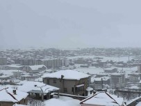 Yüksekova'da Uçak Seferlerine Kar Engeli Haberi