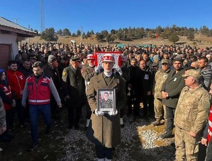 Türkiye kahramanlarını uğurluyor! Pençe-Kilit şehitlerimiz için memleketlerinde tören...