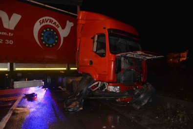 Ordu'da Buzlanma Kazaya Neden Oldu, Sahil Yolu 2 Saat Ulasima Kapandi