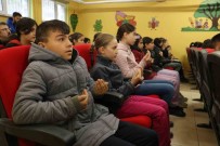 Amasya'da Köy Okulunda Eller Sehitler Için Semaya Kalkti Haberi