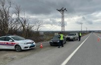 Jandarma Ekiplerinin Trafik Denetiminde Ceza Yagdi