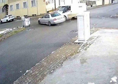 Kargo Minibüsü Ile Otomobil Çarpisti Açiklamasi 5 Yarali