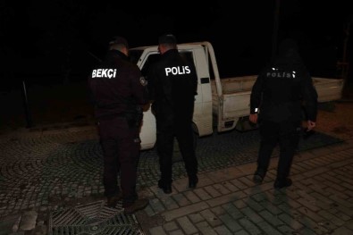 Konyaalti'nda Aranma Kaydi Bulunan 5 Süpheli Yakalandi