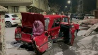 Sivas'ta Otomobiller Çarpisti Açiklamasi 1'I Agir 5 Yarali