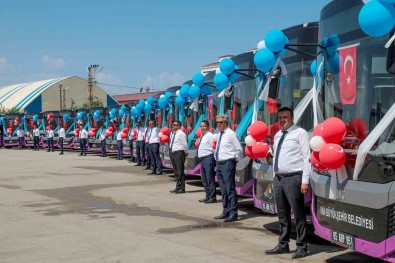 Van Büyüksehir Belediyesi 2023'Te 9 Milyon Yolcu Tasidi