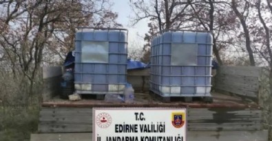 Edirne'de ormanda şaşırtan görüntü: 2 bin 200 litre sahte içki ele geçirildi